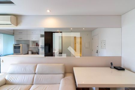 Sala de apartamento para alugar com 1 quarto, 48m² em Moema, São Paulo