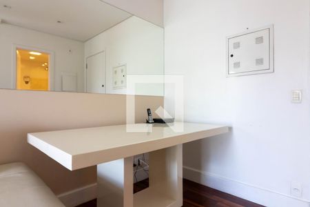 Sala de apartamento para alugar com 1 quarto, 48m² em Moema, São Paulo