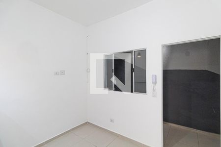 Sala/Cozinha/Área de Serviço  de apartamento para alugar com 1 quarto, 30m² em Parque Cisper, São Paulo