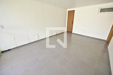 Casa para alugar com 5 quartos, 319m² em Setor Bueno, Goiânia