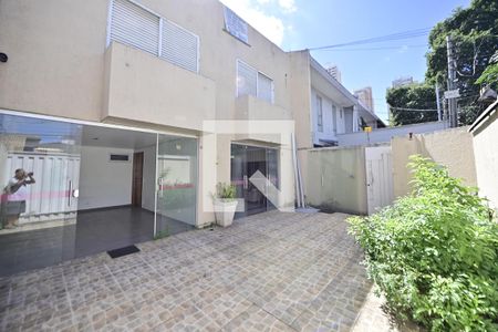 Casa para alugar com 5 quartos, 319m² em Setor Bueno, Goiânia