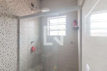Banheiro da Suíte 1 de casa para alugar com 2 quartos, 80m² em Vila Cecilia, Mogi das Cruzes