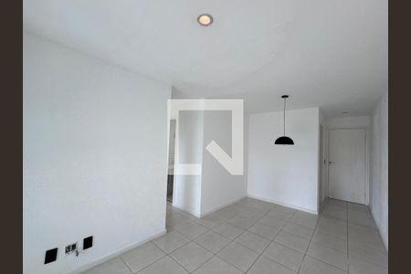 Sala de apartamento para alugar com 3 quartos, 71m² em Barra da Tijuca, Rio de Janeiro