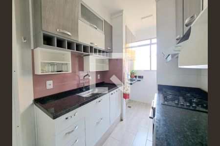 Cozinha de apartamento para alugar com 2 quartos, 58m² em Piratininga, Osasco