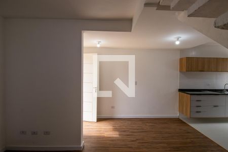 Sala de casa de condomínio para alugar com 3 quartos, 77m² em Jardim Ipes, Cotia