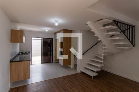 Sala/Cozinha de casa de condomínio para alugar com 3 quartos, 77m² em Jardim Ipes, Cotia