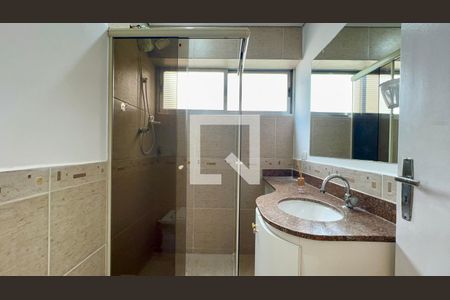 Banheiro de apartamento à venda com 2 quartos, 70m² em Sumaré, São Paulo