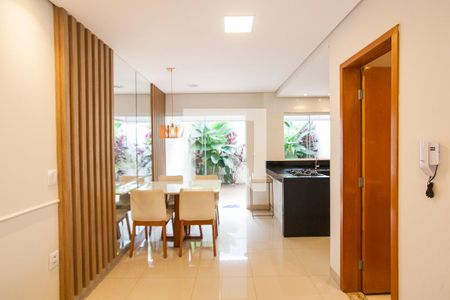 Sala de casa para alugar com 2 quartos, 78m² em Novo Mundo, Uberlândia