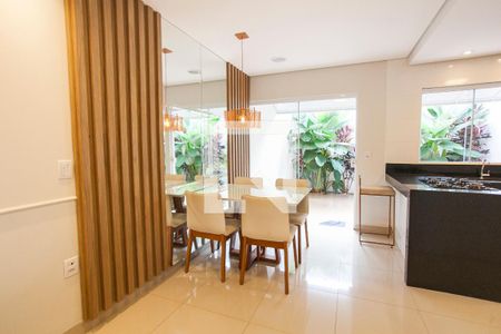 Sala de casa para alugar com 2 quartos, 78m² em Novo Mundo, Uberlândia