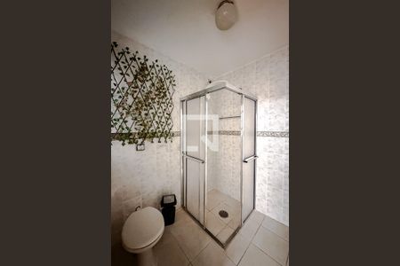 Banheiro de kitnet/studio para alugar com 1 quarto, 74m² em Liberdade, São Paulo