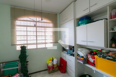 Casa à venda com 3 quartos, 186m² em Santa Rosa, Belo Horizonte