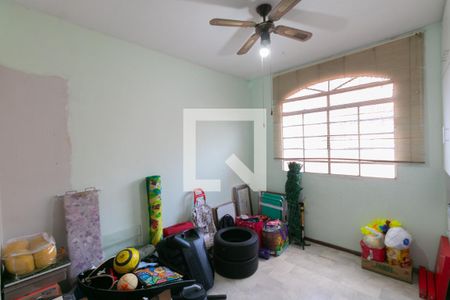 Casa à venda com 3 quartos, 186m² em Santa Rosa, Belo Horizonte