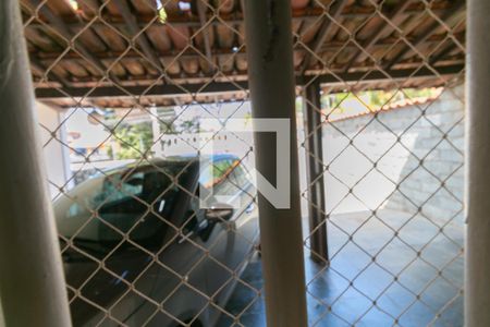 Casa à venda com 3 quartos, 186m² em Santa Rosa, Belo Horizonte