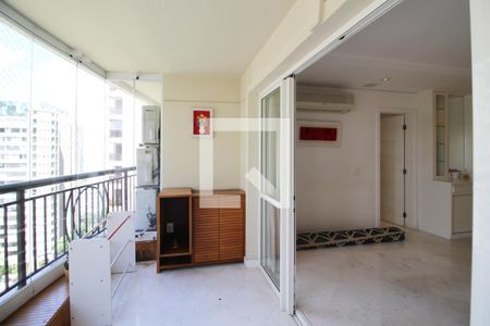 Varanda de apartamento para alugar com 3 quartos, 105m² em Indianópolis, São Paulo
