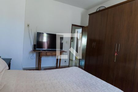 quarto 1 de casa à venda com 4 quartos, 300m² em Sagrada Família, Belo Horizonte