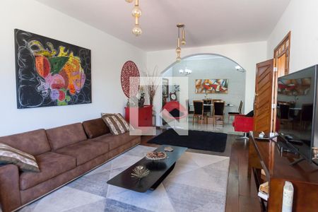 sala de casa à venda com 4 quartos, 300m² em Sagrada Família, Belo Horizonte
