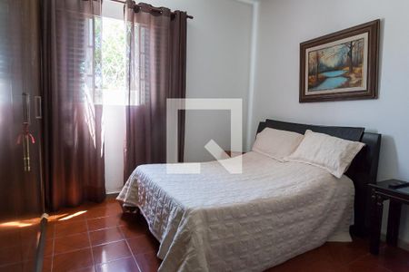 quarto 1 de casa à venda com 4 quartos, 300m² em Sagrada Família, Belo Horizonte