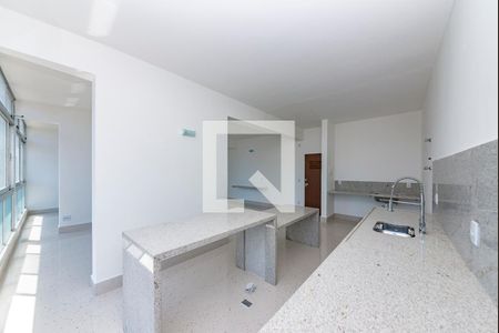 Cozinha de apartamento para alugar com 1 quarto, 64m² em Funcionários, Belo Horizonte