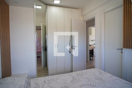 Quarto suíte  de apartamento para alugar com 3 quartos, 66m² em Jardim Lindóia, Porto Alegre
