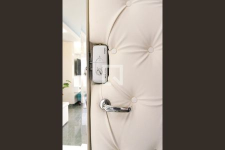 Fechadura eletrônica de apartamento para alugar com 2 quartos, 60m² em Tatuapé, São Paulo