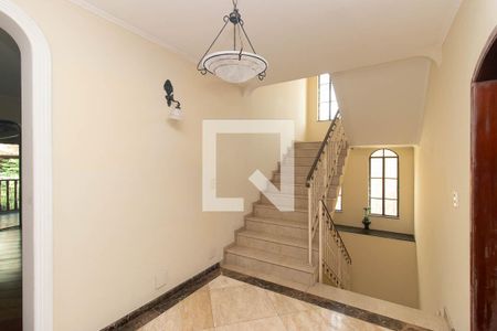 Hall da escada de casa à venda com 4 quartos, 560m² em Jardim Leonor Mendes de Barros, São Paulo