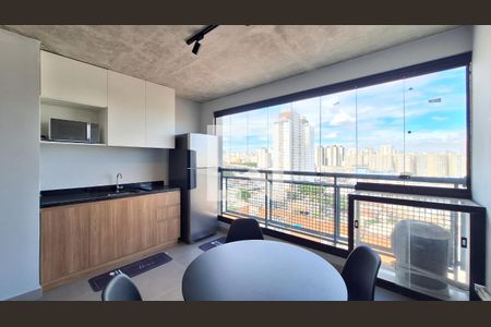Varanda e cozinha de kitnet/studio para alugar com 1 quarto, 33m² em Bom Retiro, São Paulo