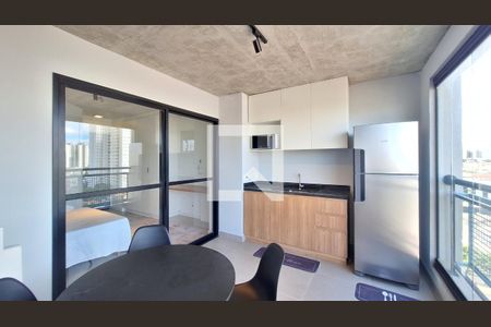 Varanda e cozinha de kitnet/studio para alugar com 1 quarto, 33m² em Bom Retiro, São Paulo