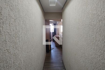 Corredor de apartamento para alugar com 1 quarto, 35m² em Vila Tupi, Praia Grande