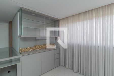 Apartamento à venda com 3 quartos, 70m² em Serrano, Belo Horizonte