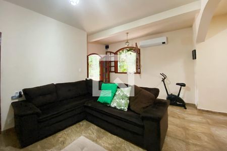 Sala de casa para alugar com 3 quartos, 400m² em Cidade Nova, Belo Horizonte