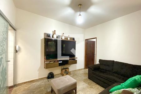 Sala de casa para alugar com 3 quartos, 400m² em Cidade Nova, Belo Horizonte