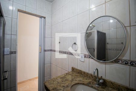Banheiro de casa para alugar com 1 quarto, 95m² em Irajá, Rio de Janeiro