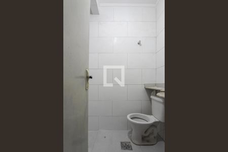 Banheiro de kitnet/studio para alugar com 1 quarto, 35m² em Jardim Leblon, Belo Horizonte