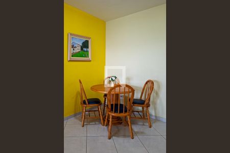 Sala de apartamento para alugar com 2 quartos, 100m² em Guilhermina, Praia Grande