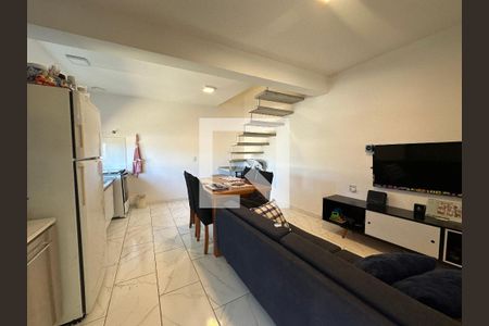 Sala/Cozinha de casa à venda com 5 quartos, 200m² em Vila Pouso Alegre, Barueri
