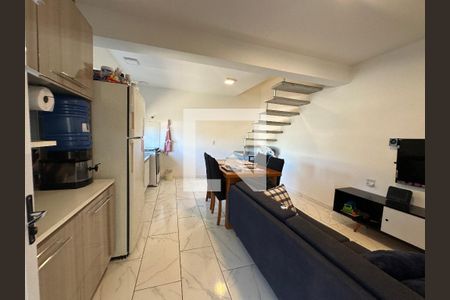 Sala/Cozinha de casa à venda com 5 quartos, 200m² em Vila Pouso Alegre, Barueri