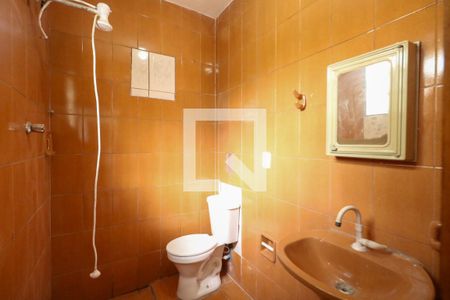 Banheiro de casa para alugar com 2 quartos, 70m² em Serraria, Diadema