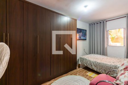 Quarto 2 de casa à venda com 4 quartos, 180m² em Km 18, Osasco