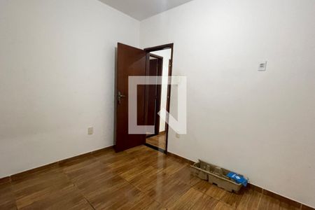 Quarto de casa para alugar com 2 quartos, 300m² em Jardim Vinte E Cinco de Agosto, Duque de Caxias