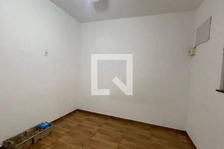 Quarto de casa para alugar com 2 quartos, 300m² em Jardim Vinte E Cinco de Agosto, Duque de Caxias