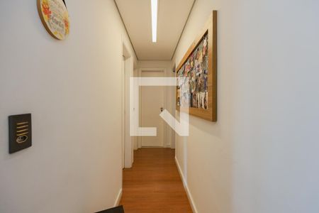 Corredor de apartamento para alugar com 3 quartos, 68m² em Vila Suzana, São Paulo