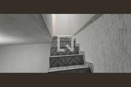 Escada de casa para alugar com 3 quartos, 163m² em Vila Paraiso, Guarulhos