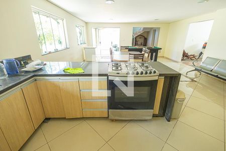 sala / cozinha de casa para alugar com 5 quartos, 355m² em Enseada, Belo Horizonte