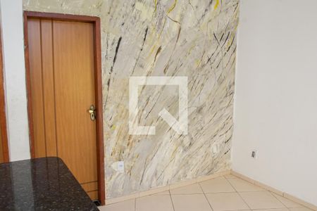 Sala de casa para alugar com 2 quartos, 70m² em Cosmos, Rio de Janeiro