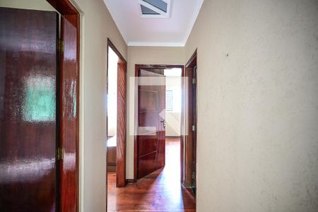 Corredor de casa à venda com 3 quartos, 100m² em Jardim D’Abril, Osasco
