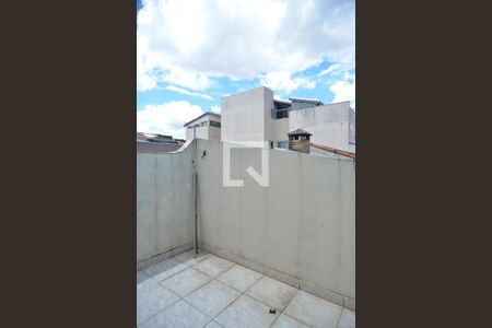 Sacada de casa para alugar com 3 quartos, 225m² em Vila Scarpelli, Santo André