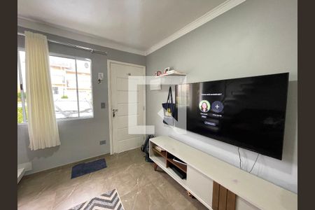 Sala de casa de condomínio para alugar com 2 quartos, 85m² em Chácara Ondas Verdes, Cotia