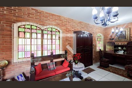 Sala de casa à venda com 5 quartos, 328m² em Santa Tereza, Belo Horizonte