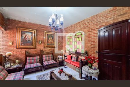 Sala de casa à venda com 5 quartos, 328m² em Santa Tereza, Belo Horizonte