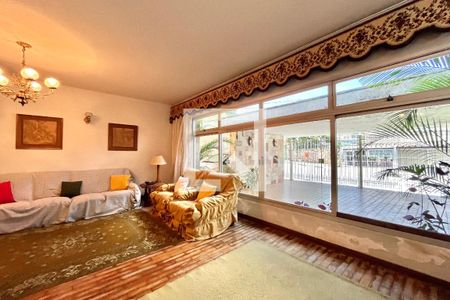 Sala de casa à venda com 5 quartos, 250m² em Vila Alexandria, São Paulo